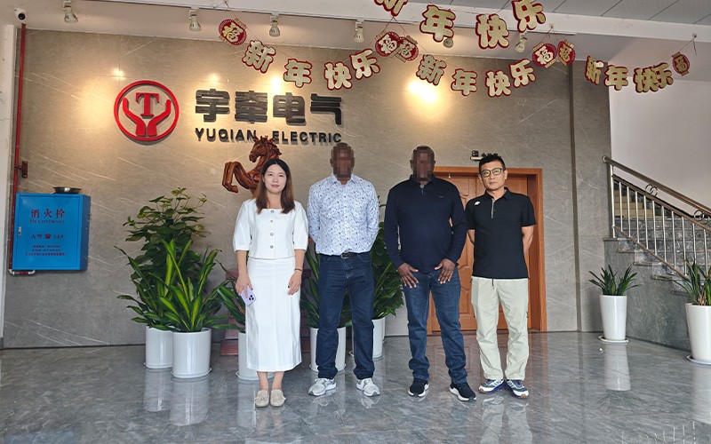 海外煤礦客戶(hù)到訪(fǎng)湘潭礦用電機(jī)車(chē)廠(chǎng)家